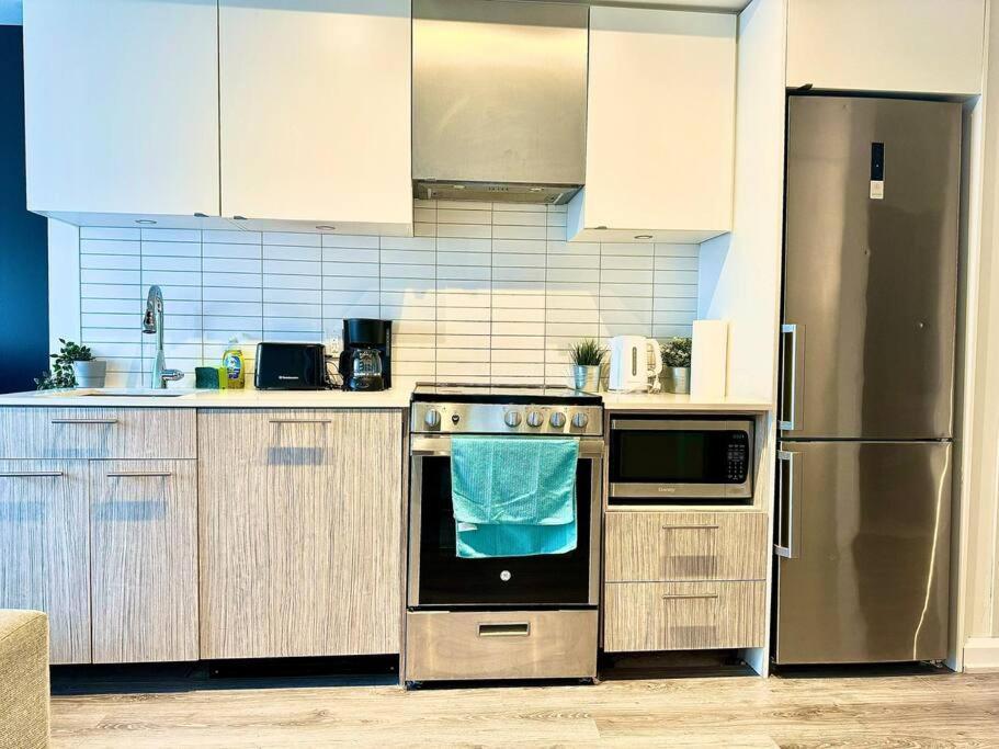 Cozy Condo Near Eatoncentre Mall Toronto Exterior photo